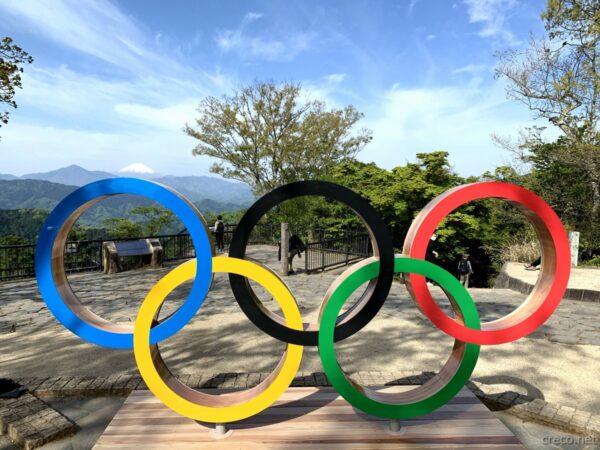 高尾山のオリンピックモニュメント