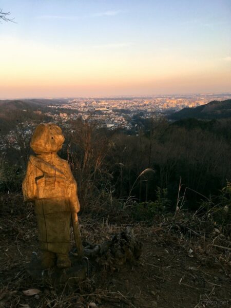 龍崖山 木彫りの人形