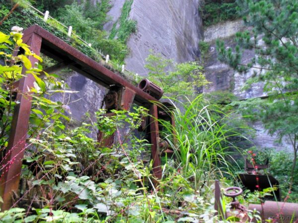 石切り場跡の広場