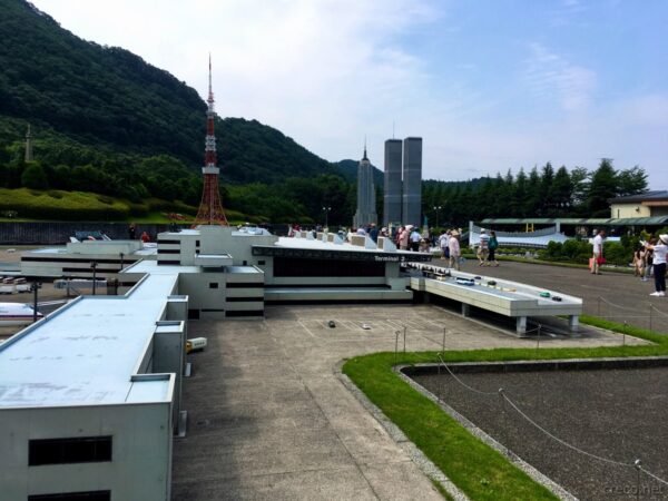 東武ワールドスクウェアの精巧なミニチュア建造物