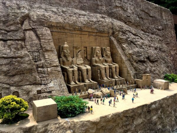 東武ワールドスクウェアの精巧なミニチュア建造物 世界遺産