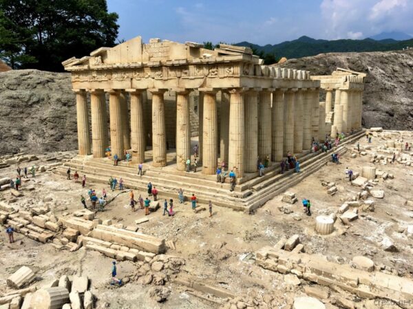 東武ワールドスクウェアの精巧なミニチュア建造物 世界遺産