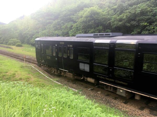 特急はやとの風の美しい車体デザイン