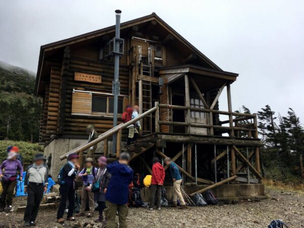 大岳鞍部避難小屋