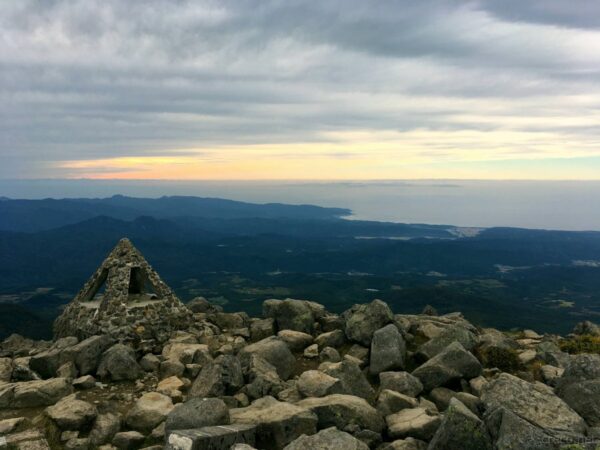 岩木山山頂と夕日