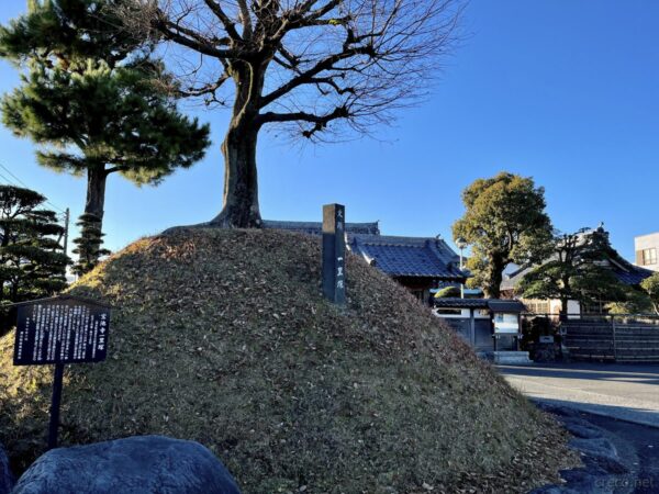 伏見一里塚（宝池寺）