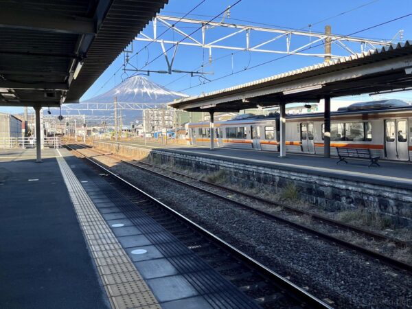 富士川駅ホームから見る富士山