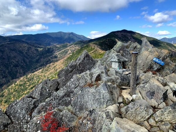 乾徳山山頂