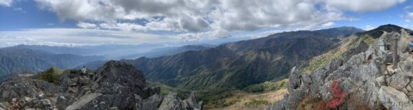 乾徳山山頂からのパノラマ