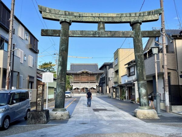 春日神社の銅鳥居