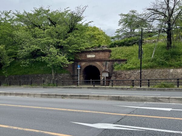 ねじりまんぽ