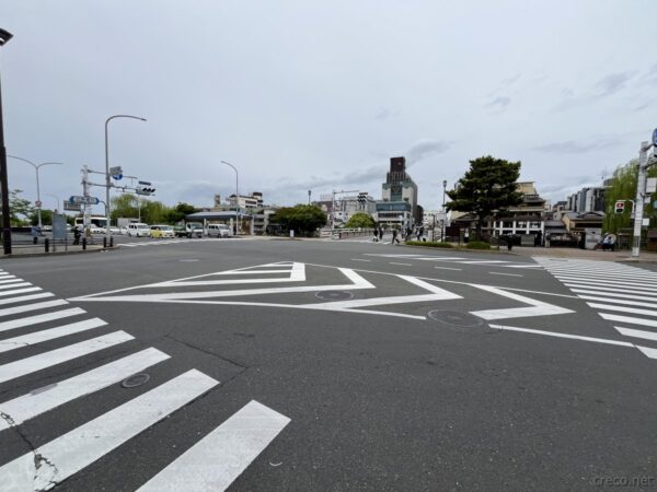 三条大橋交差点