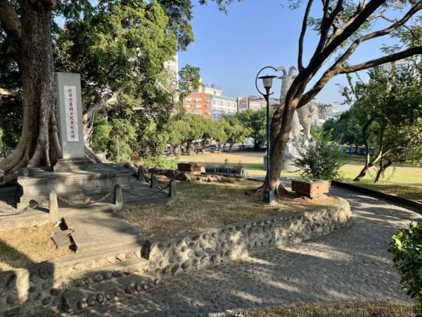 台中公園の抗日戦争記念碑