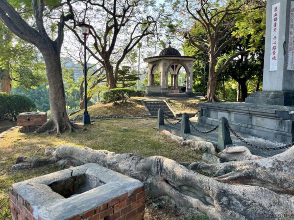 台中公園にある日本統治時代の三角点