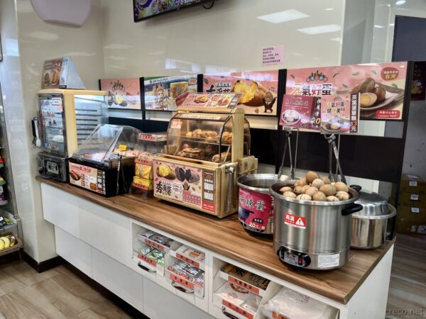 冬山ファミリーマートのホットスナックコーナー