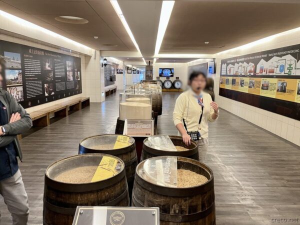 カバランウイスキー日本語ガイドツアーの様子