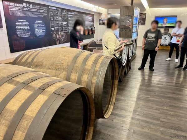 カバランウイスキー日本語ガイドツアーの様子