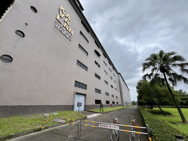 カバランウイスキー蒸留所の建物