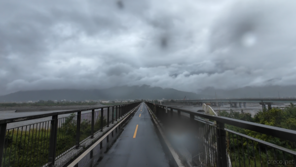 玉里大橋の自転車道を走る