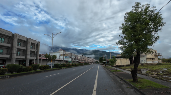 雲が低く漂う朝の花東縦谷
