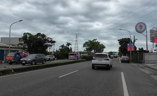 電子花車の派手な車列