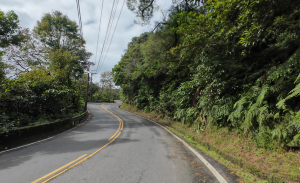 反り立つ壁のような上り坂