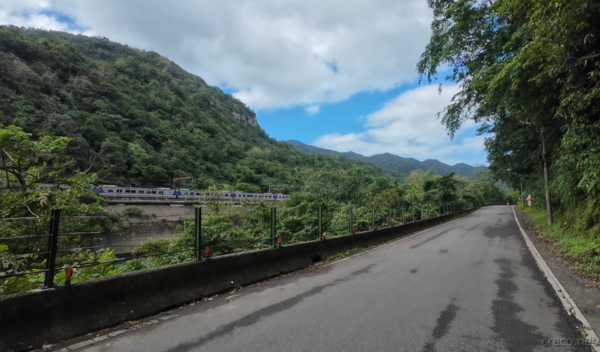 三貂嶺駅付近の列車