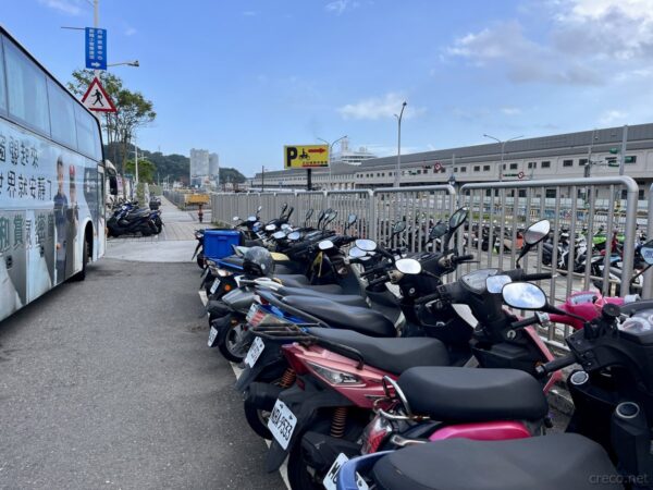 基隆港のバイク駐輪場