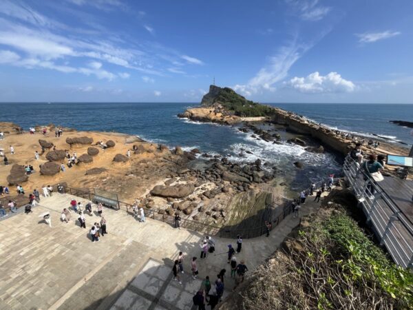 野柳岬と灯台