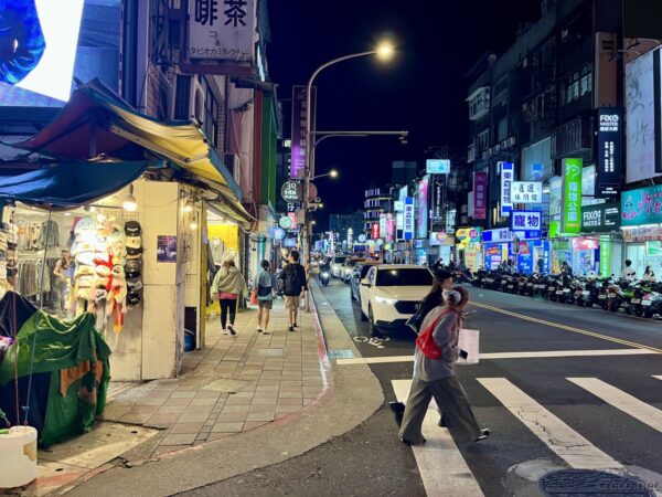 士林夜市周辺の夜の街