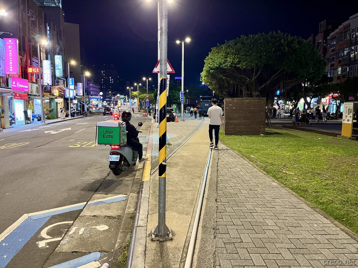 淡水の夜の通り