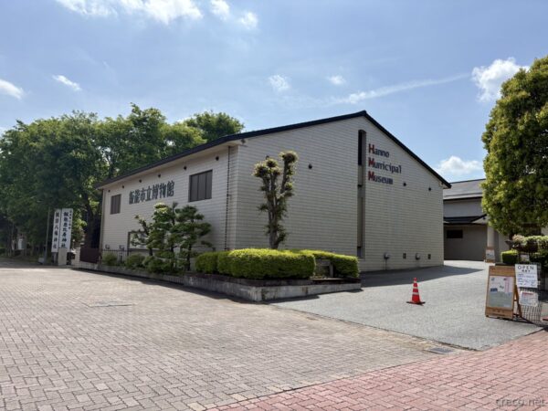 飯能市立博物館の脇の道を奥へ